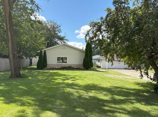 247 E North St, Lockport, IL 60441