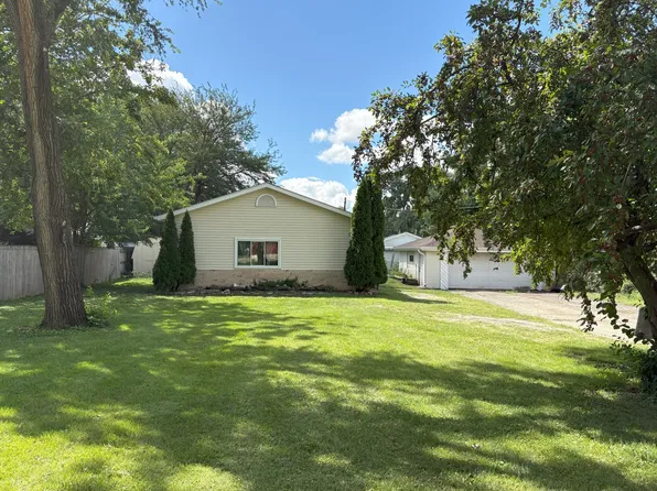 247 E North St, Lockport, IL 60441