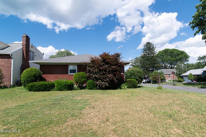 5th image of 413 Hackett Boulevard