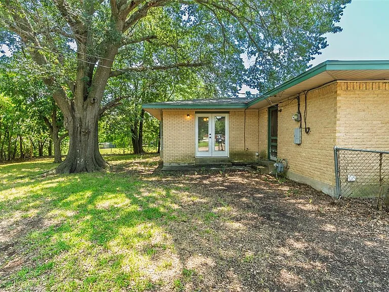 4001 Western Cir — Photo 16