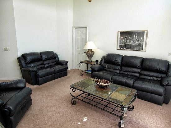 AM4P221BC-living-area