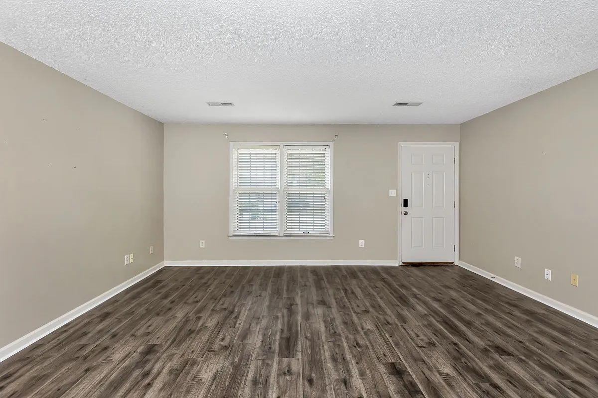 Vetter - 8147 Oldfield Road - Unit 1 — Photo 2