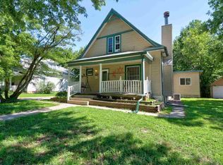 511 E 5th St, Newton, KS 67114