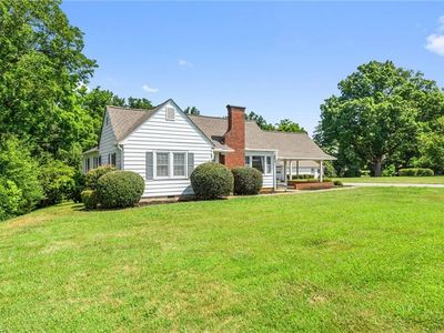 6823 Idols Rd, Clemmons, NC, 27012