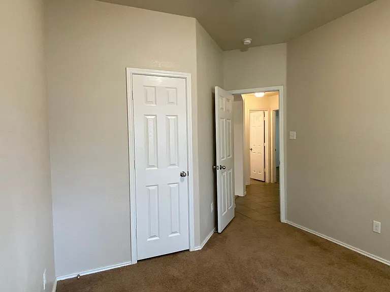 6011 Ambrose Cir — Photo 17