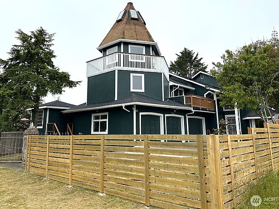 2nd image of 832 Whale Court SW
