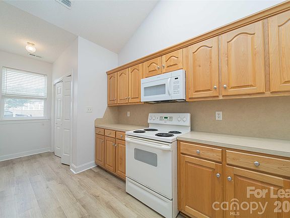 5th image of 3850 Sage Ct