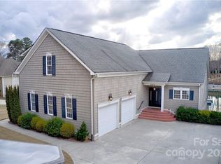 9543 Island Point Rd, Sherrills Ford, NC 28673