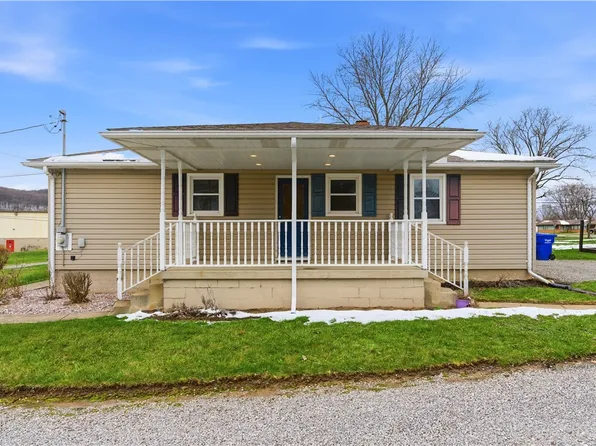 11 Madison Dr, Zelienople, PA 16063