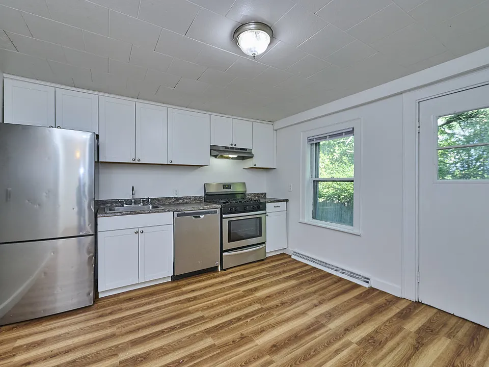 15 Madison St #3