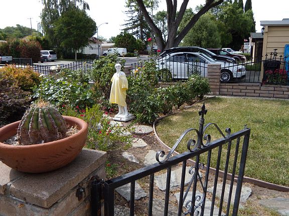 2nd image of 725 Los Padres Blvd