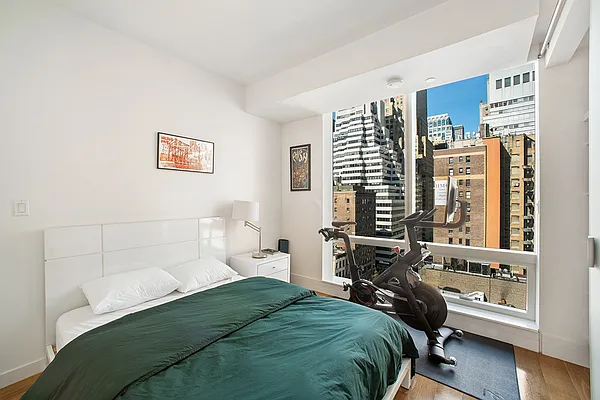 Rented by RELO REDAC INC. | media 21