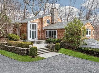 1160 Cove Edge Rd, Syosset, NY 11791