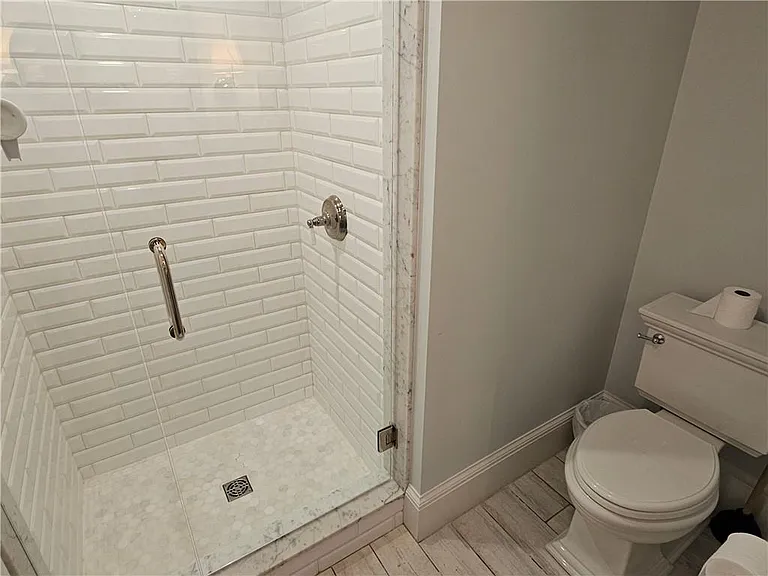 209 Coggeshall Ave — Photo 26