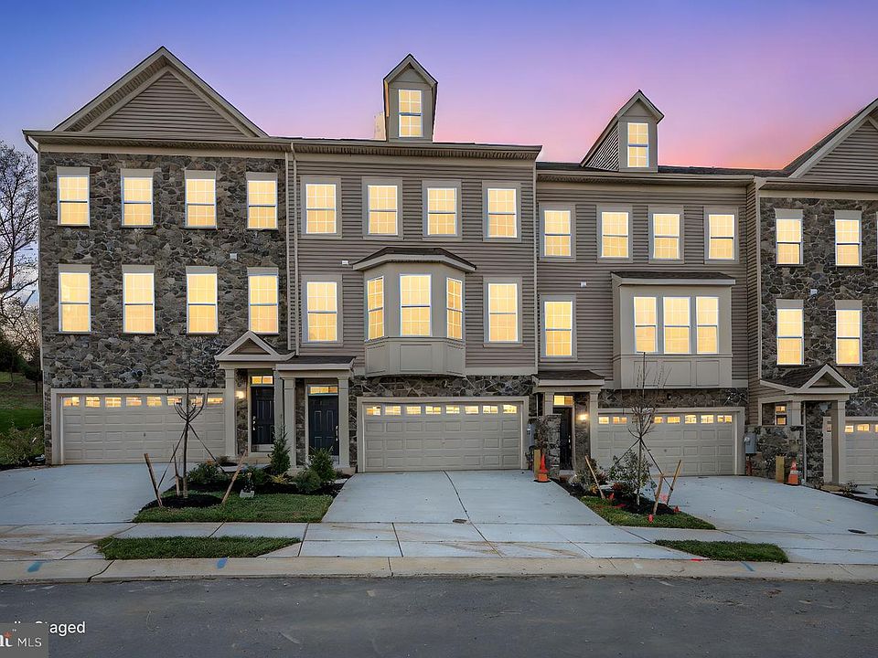 1st image of 255 Grove View Dr