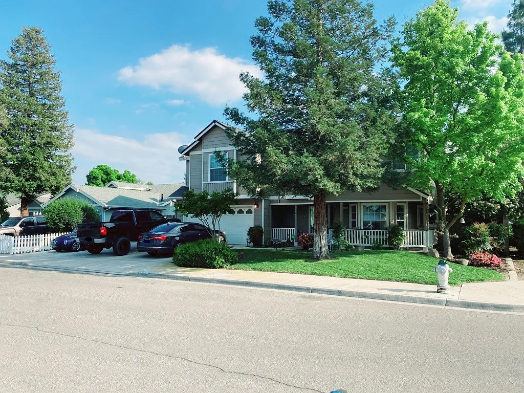 5479 W Fedora Ave photo 1