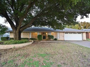 116 N Willow St, Mansfield, TX 76063
