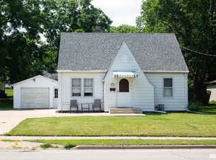 404 W Center St, Eureka, IL