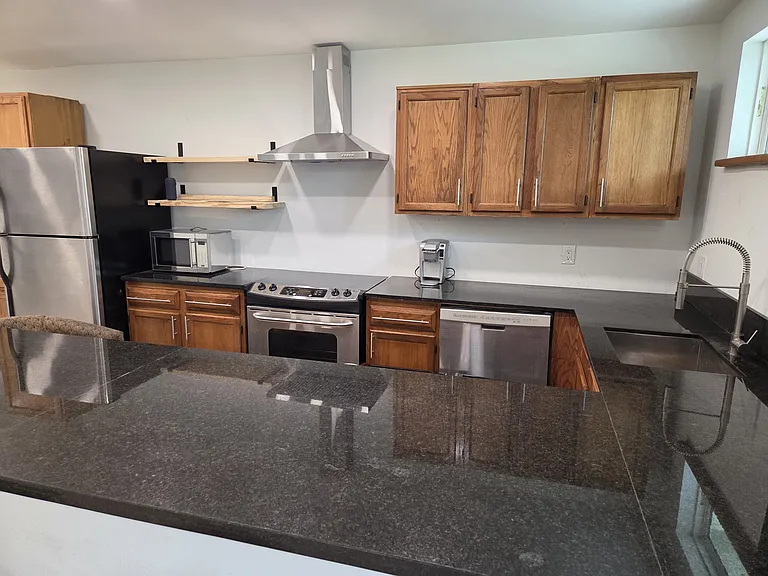 707 W Crestland Dr — Photo 13