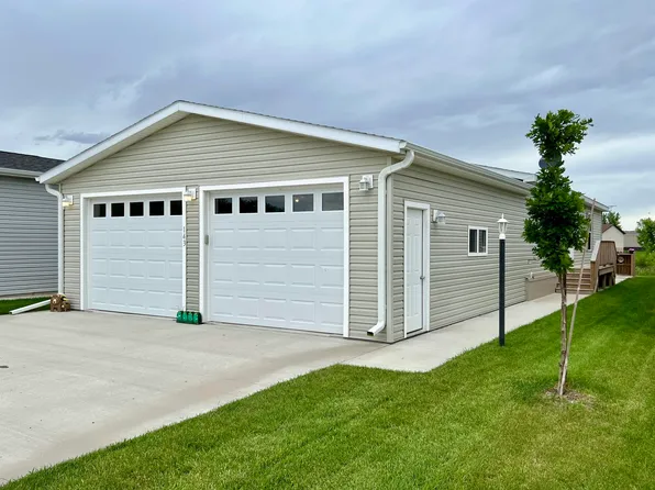 3200 Okoboji Ave #143, Milford, IA 51351
