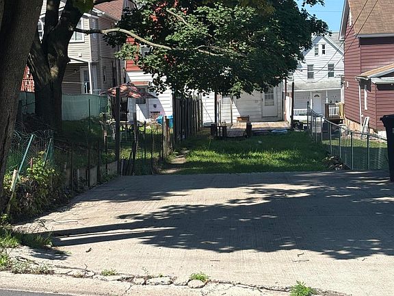 2nd image of 775 N Vine St