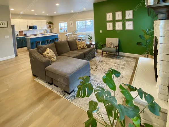 21400 Evelyn Pl, Bend, OR 97701