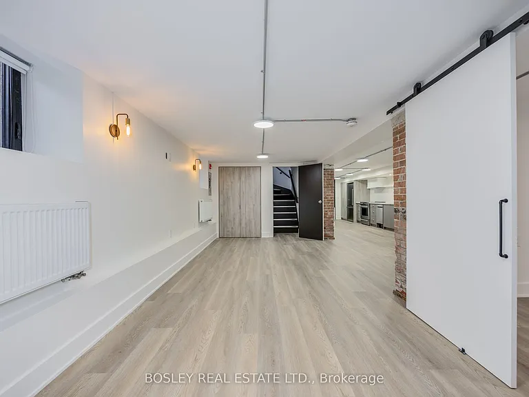 334A Gladstone Ave #B — Photo 12