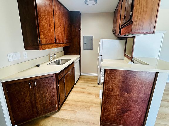 3rd image of 11918 Louise Ave APT 5