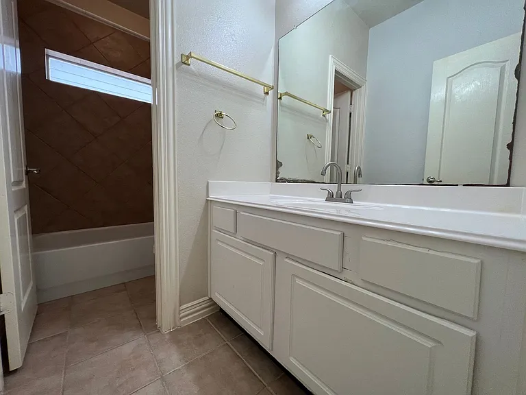 3518 Ellies Ln — Photo 20