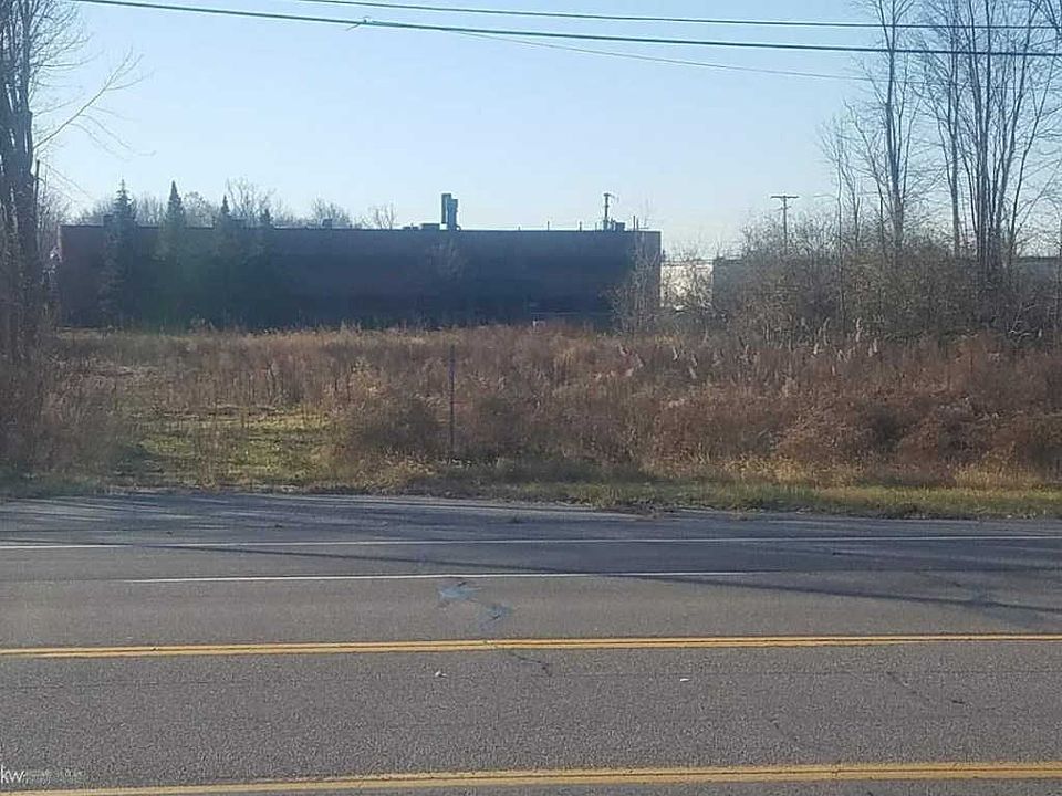 2nd image of 27470 21 Mile Rd
