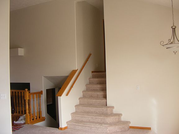 4th image of 9220 Benziger Dr