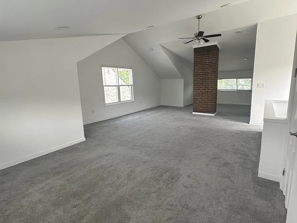 1337 W 106th St