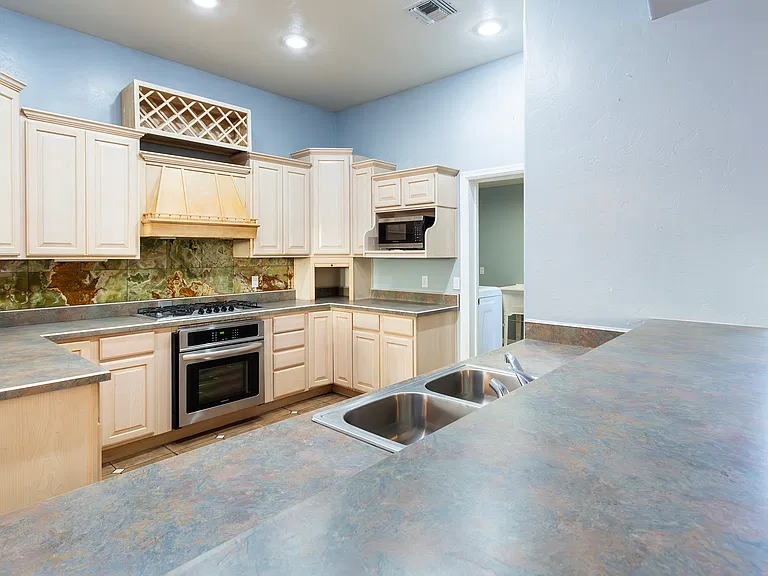 414 Bury Ct — Photo 23