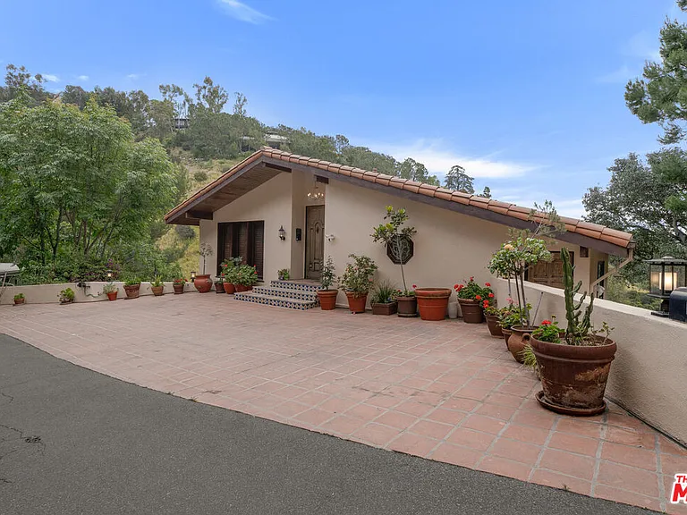 10160 Cielo Dr #1/2 — Photo 3