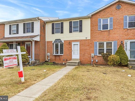 4th image of 103 E Hammaker St