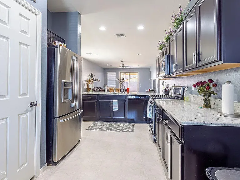 40849 W Patricia Ln — Photo 6