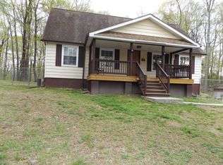 9 Honeywell Ln, Hyde Park, NY 12538