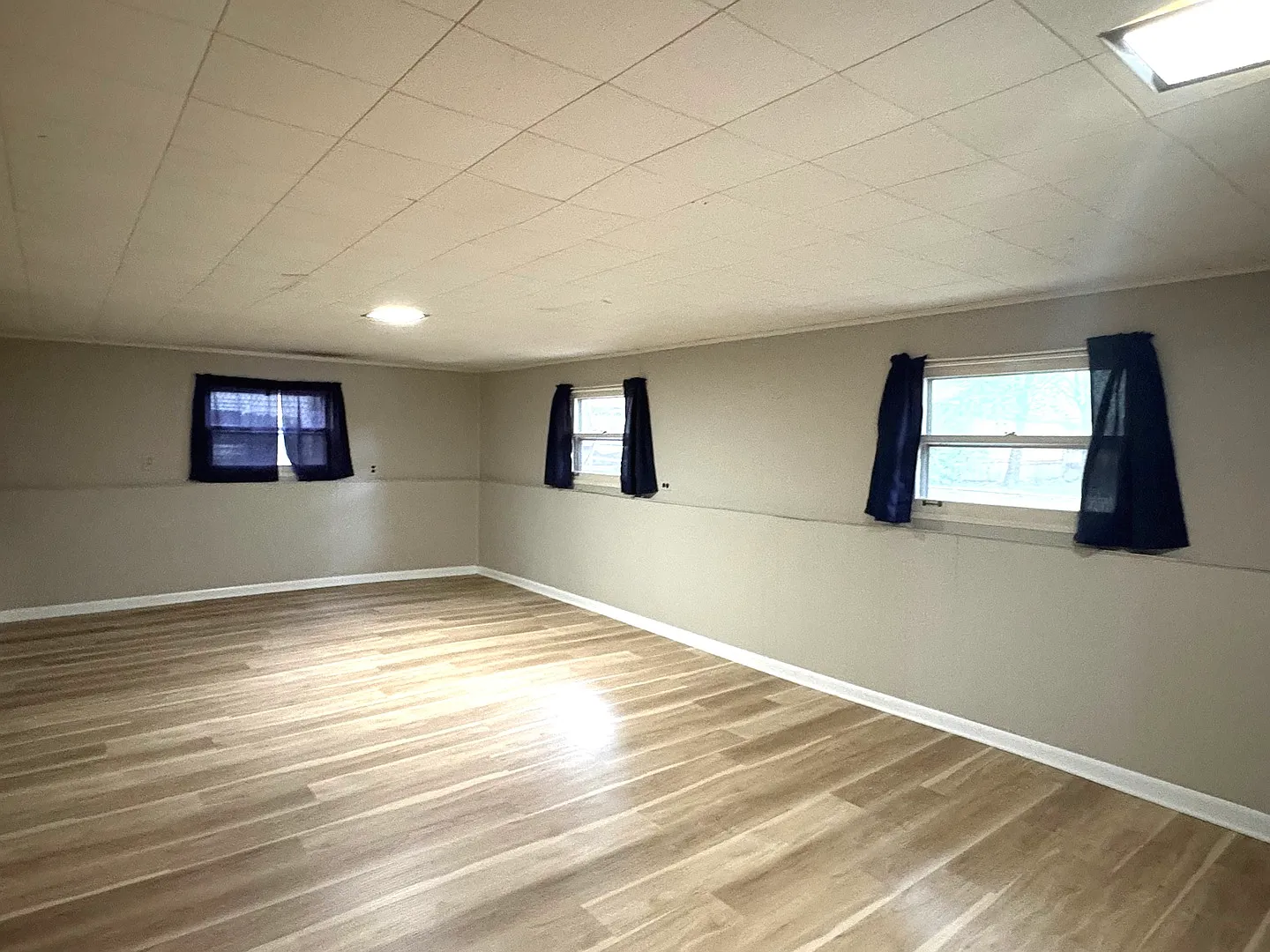 3 bed, 1.5 bath, 1660 sqft, $2,500 — Photo 4