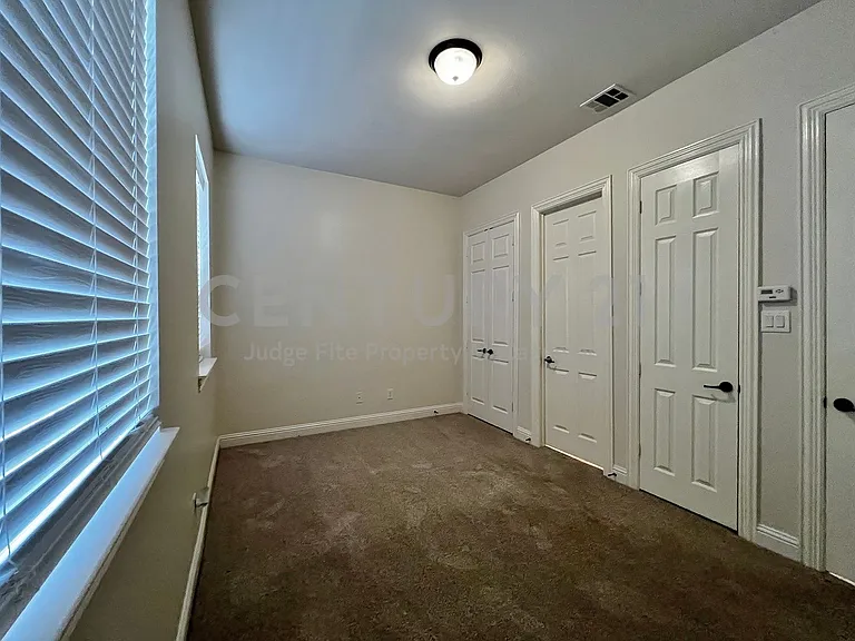 5808 La Vista Dr — Photo 8