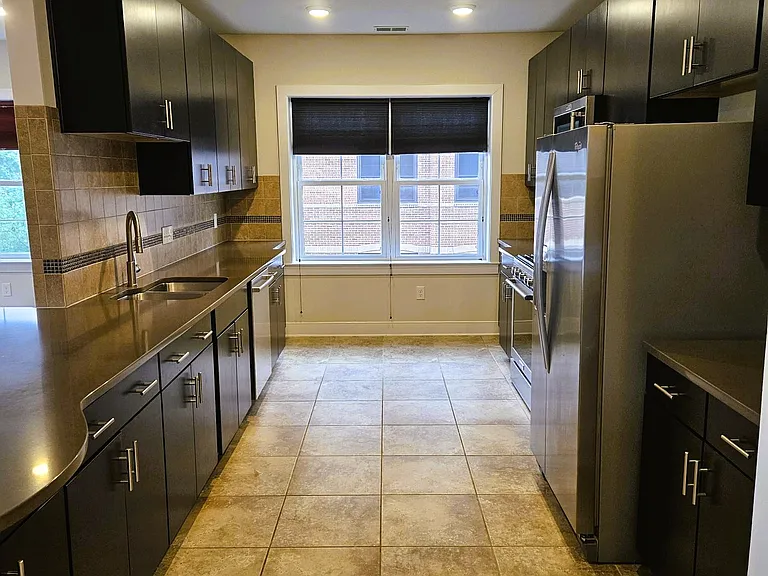 2905 Bleeker St #205 — Photo 20