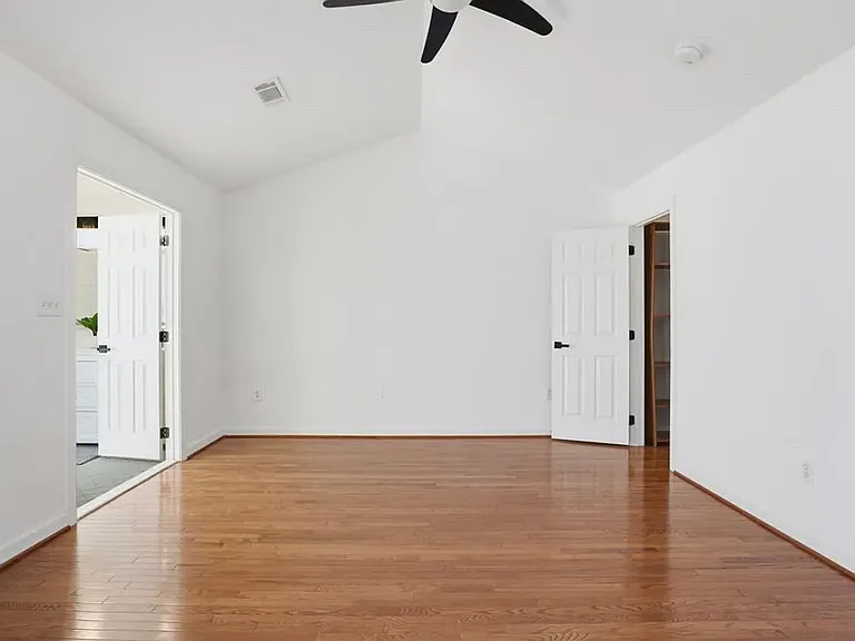 4550 Fair Valley Dr — Photo 18