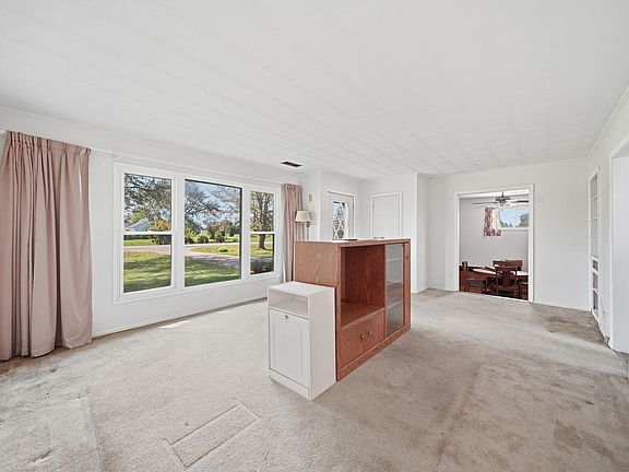 3rd image of 11024 Dennison Rd