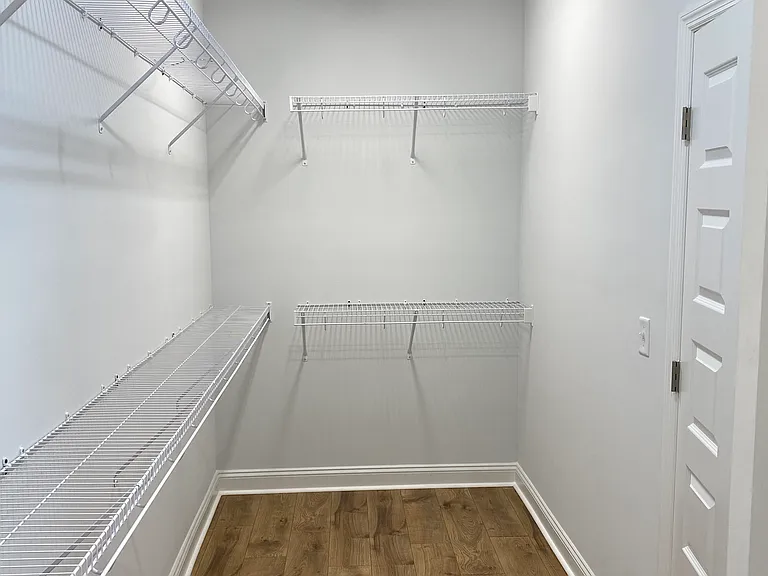 215 Bailey Cir — Photo 8