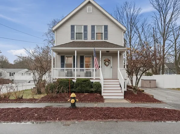 24 Minot St, Reading, MA 01867