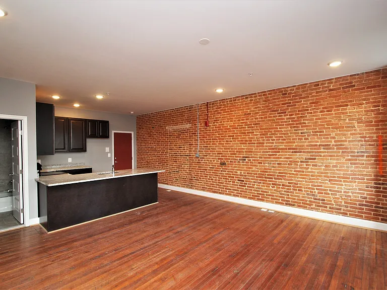 1017 Saint Paul St — Photo 10