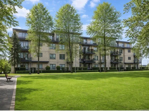 330 Waterfront Cres #306, Victoria, BC V8T 5K3