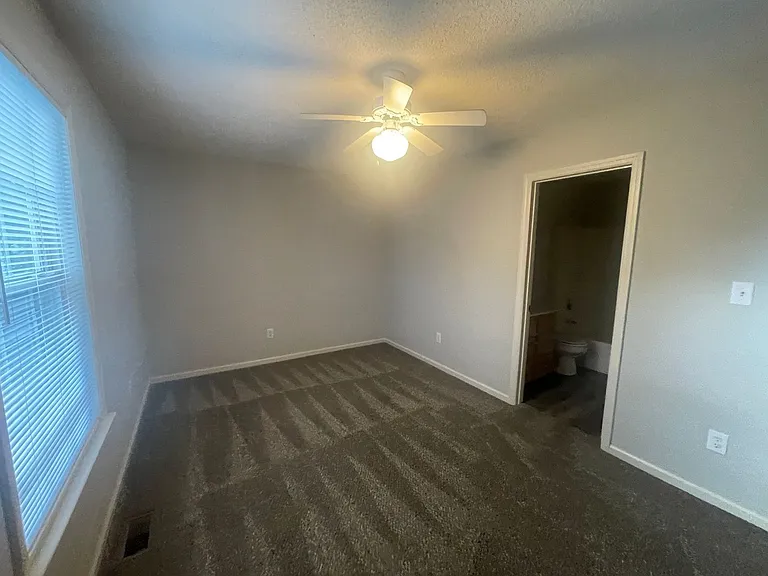 601 Main St — Photo 12