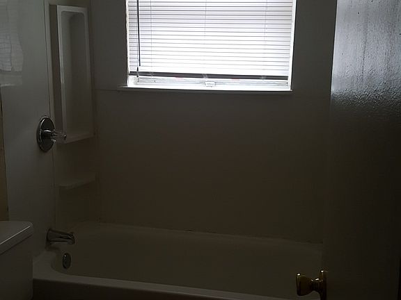 3rd image of 725 Lawton