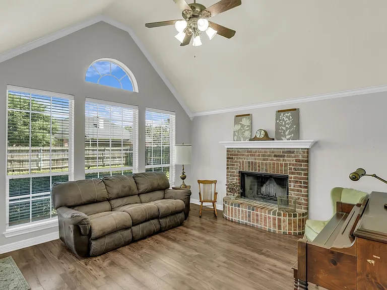 5613 Landsdown Dr — Photo 29