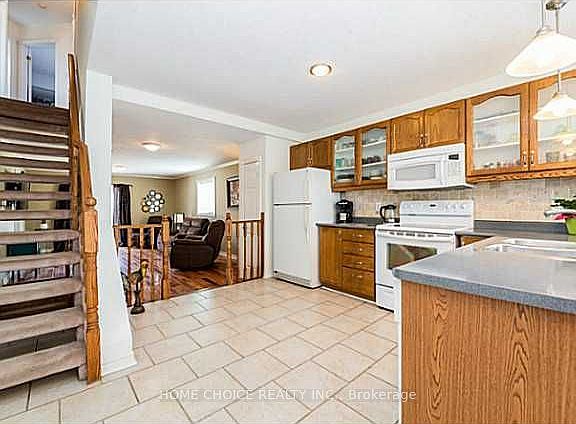 3rd image of 11 Violet St